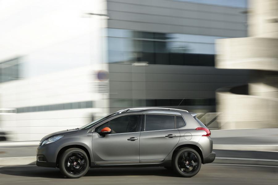  Peugeot 2008 Black Matt 2015 года  (фото 9 из 10)